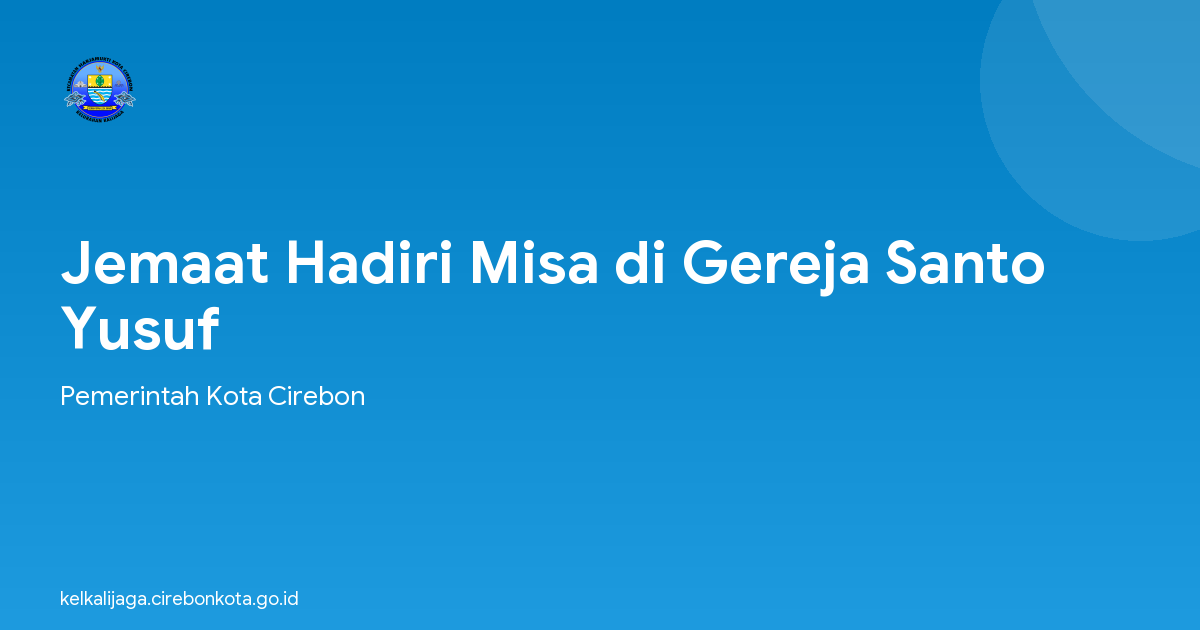 Jemaat Hadiri Misa di Gereja Santo Yusuf